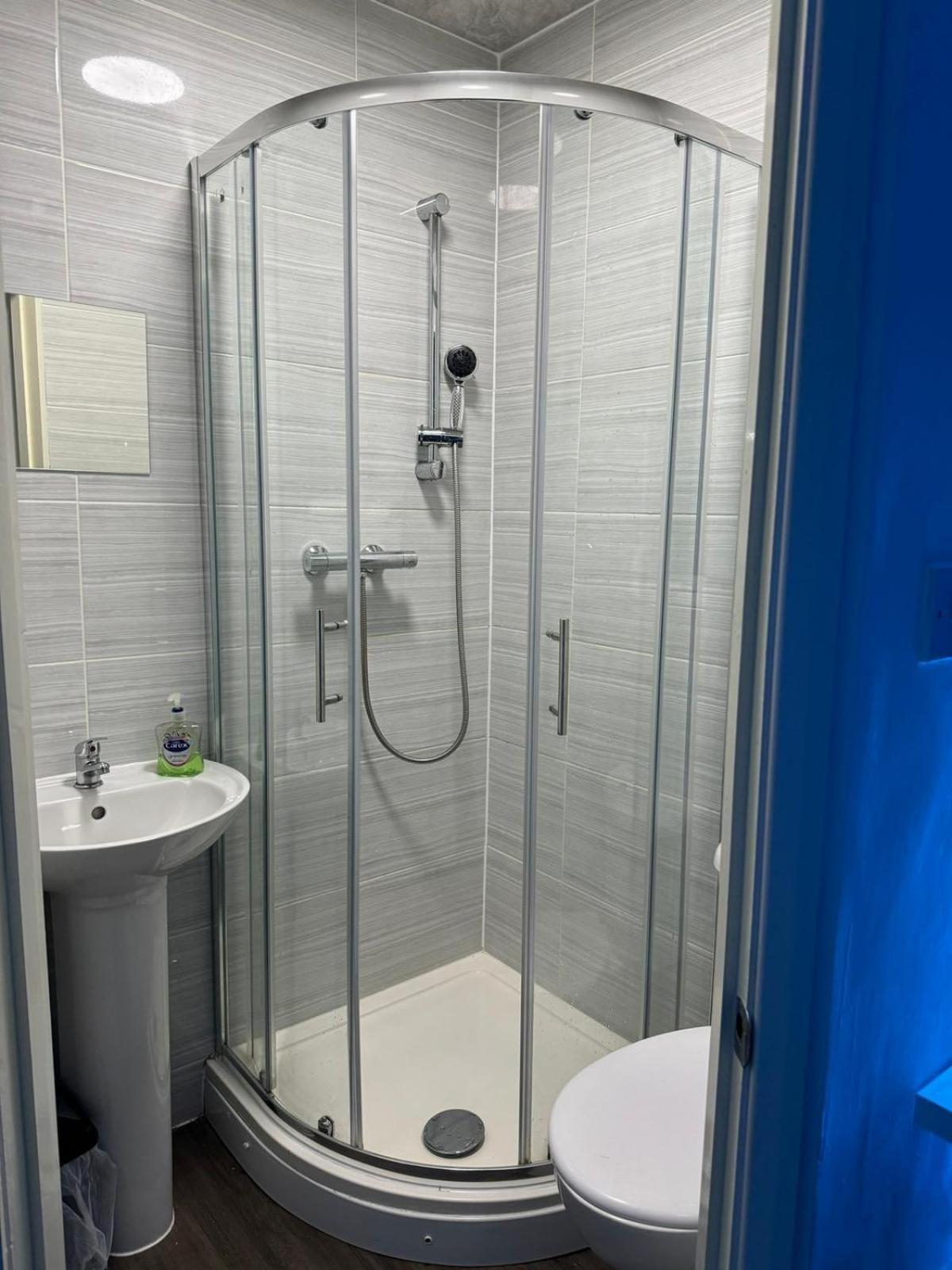 Deluxe Ensuite Double Room With Ensuite Coventry Exteriör bild