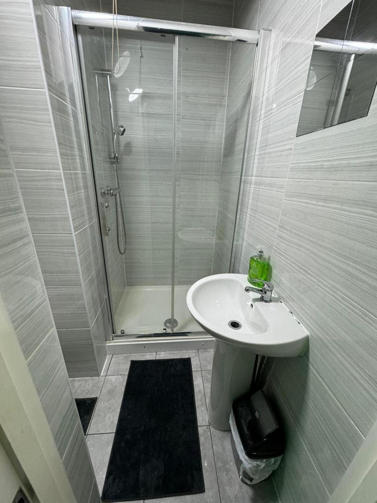 Deluxe Ensuite Double Room With Ensuite Coventry Exteriör bild